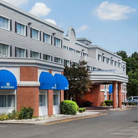 Wyndham Southbury Hotel Exterior photo