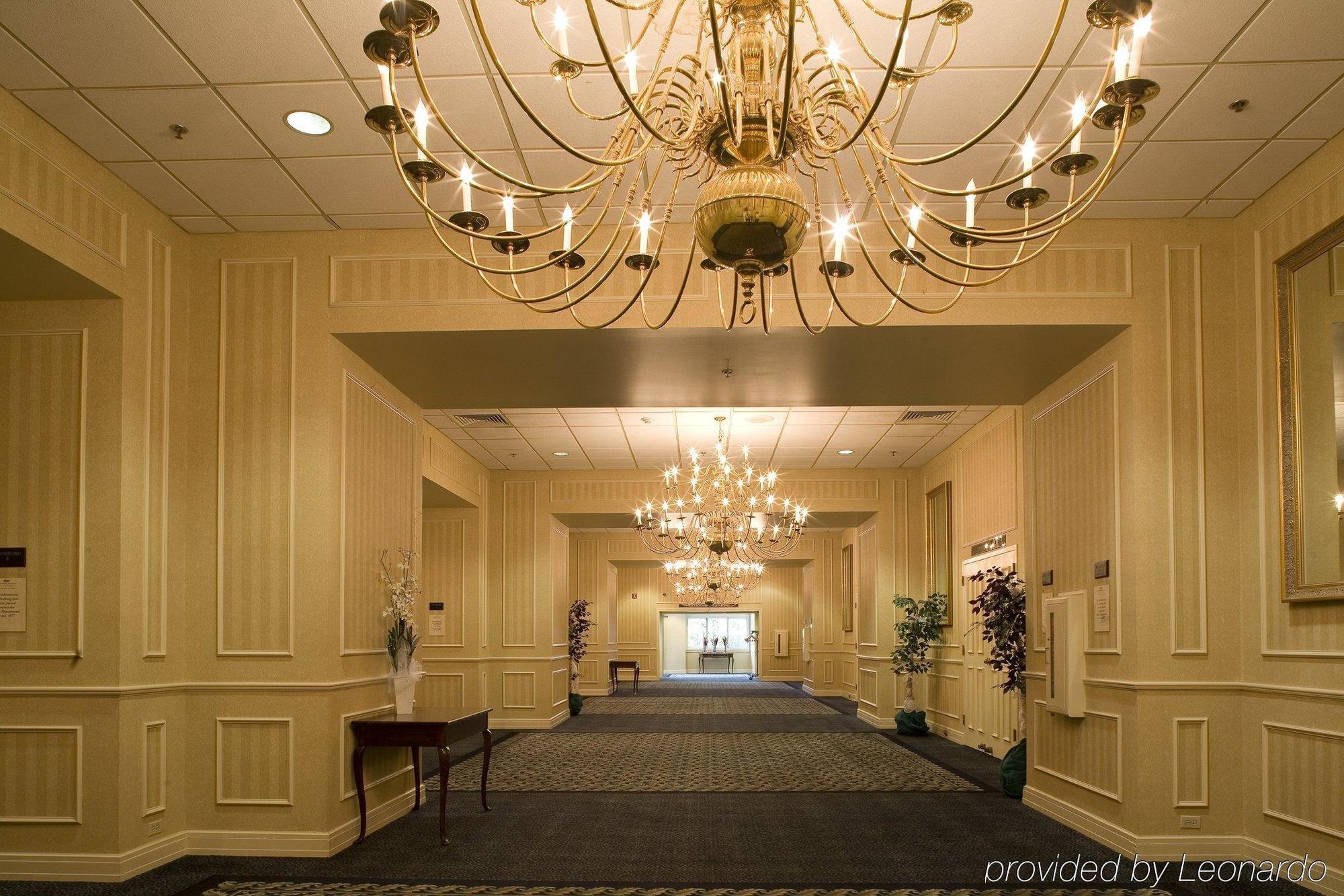 Wyndham Southbury Hotel Interior photo